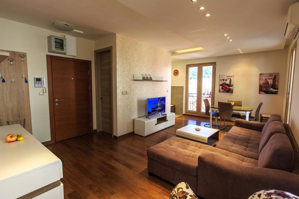 De Lux Apartments Petrovac Bagian luar foto