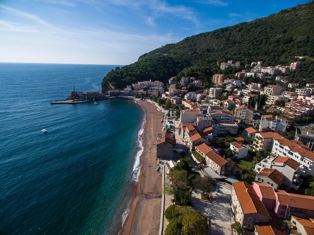 De Lux Apartments Petrovac Bagian luar foto