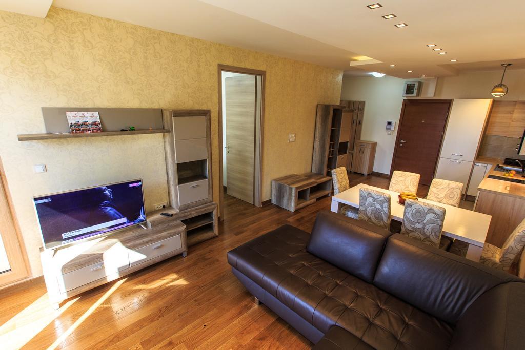 De Lux Apartments Petrovac Bagian luar foto