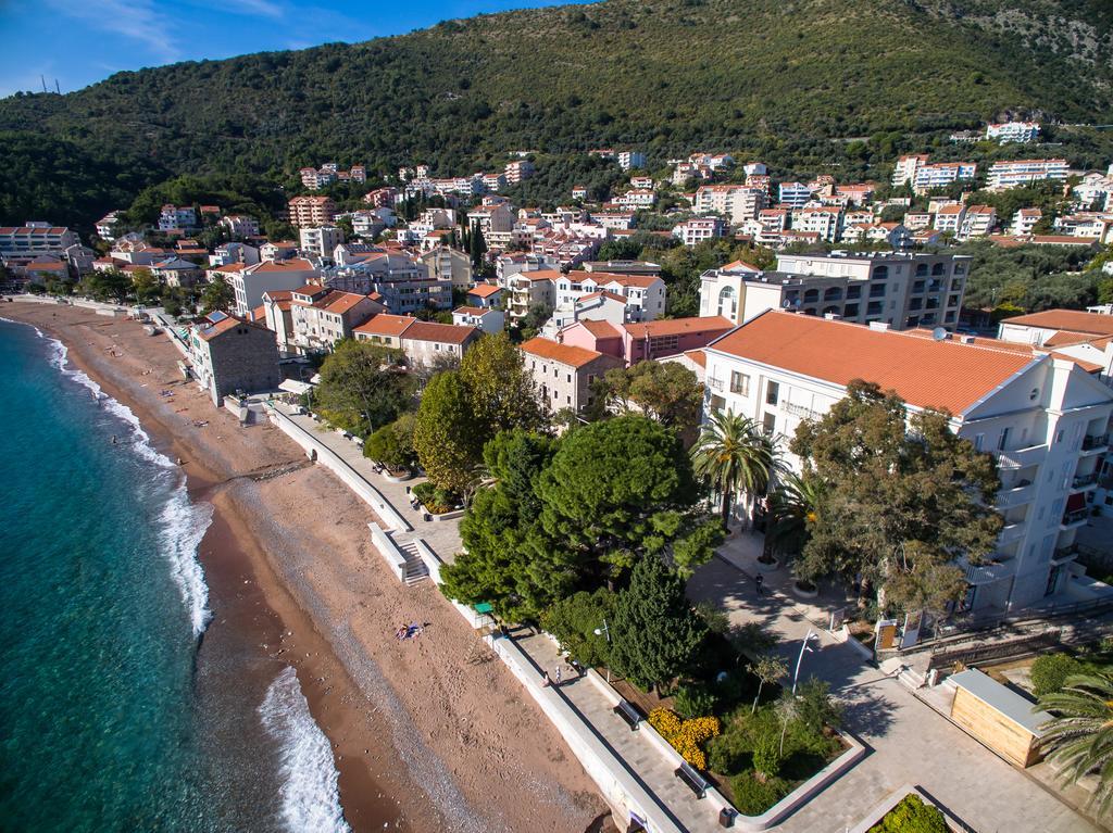 De Lux Apartments Petrovac Bagian luar foto