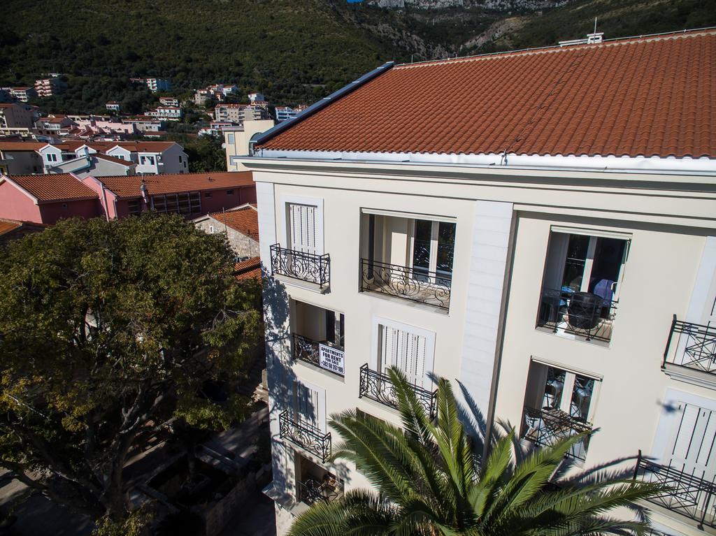 De Lux Apartments Petrovac Bagian luar foto