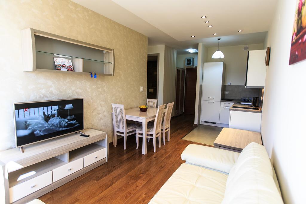 De Lux Apartments Petrovac Bagian luar foto