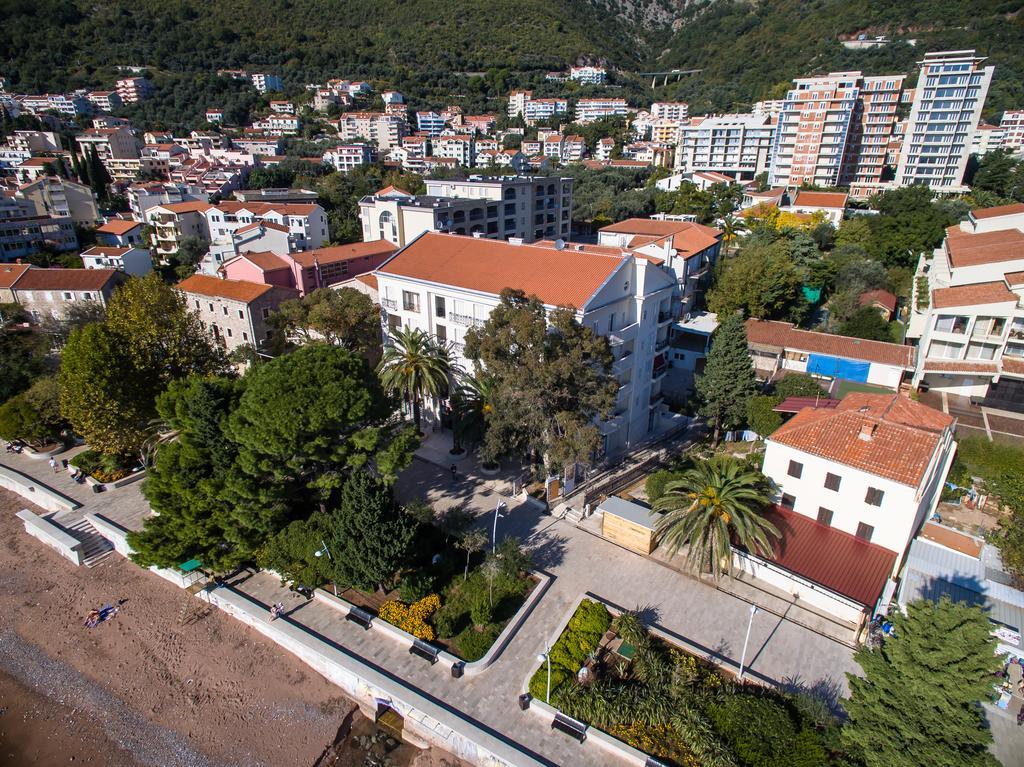 De Lux Apartments Petrovac Bagian luar foto