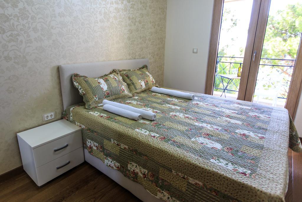 De Lux Apartments Petrovac Bagian luar foto