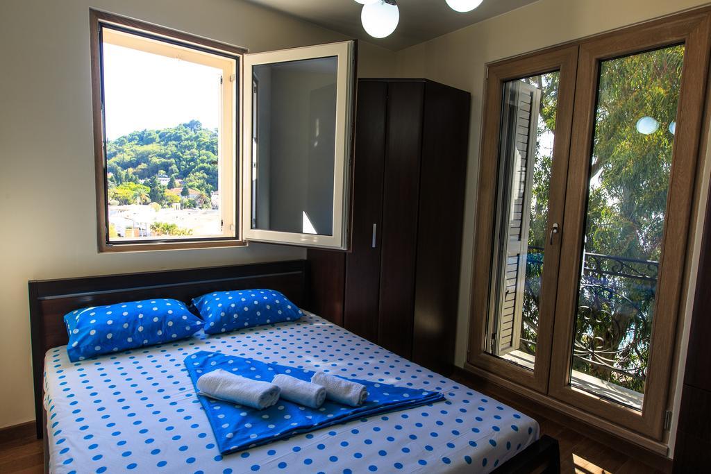 De Lux Apartments Petrovac Bagian luar foto