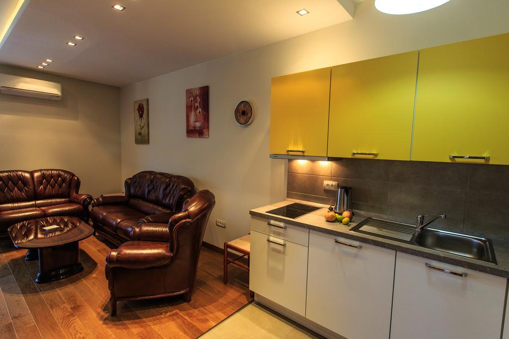 De Lux Apartments Petrovac Bagian luar foto