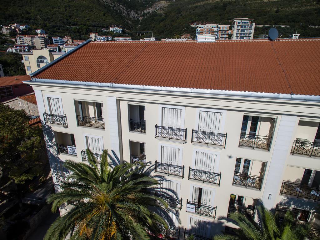 De Lux Apartments Petrovac Bagian luar foto