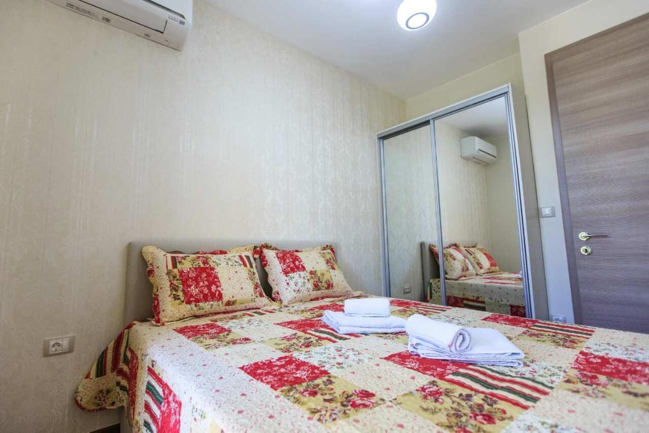 De Lux Apartments Petrovac Bagian luar foto